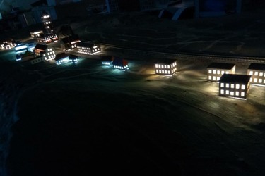 375x560
